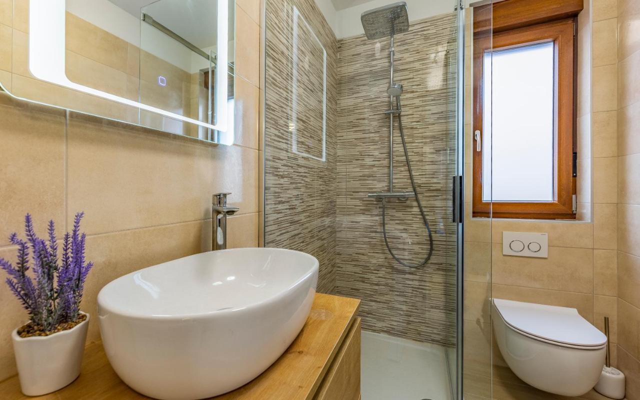 Apartment Blue Pula, New, Family Friendly, Comfortable, Free Parking And Wifi ภายนอก รูปภาพ
